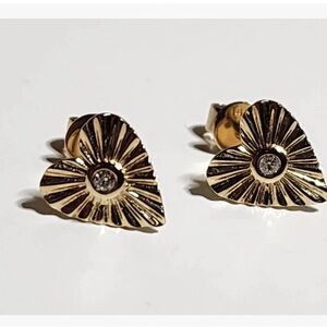 RON HAMI 14K Gold Diamond Sunray Starburst Heart Stud Earrings